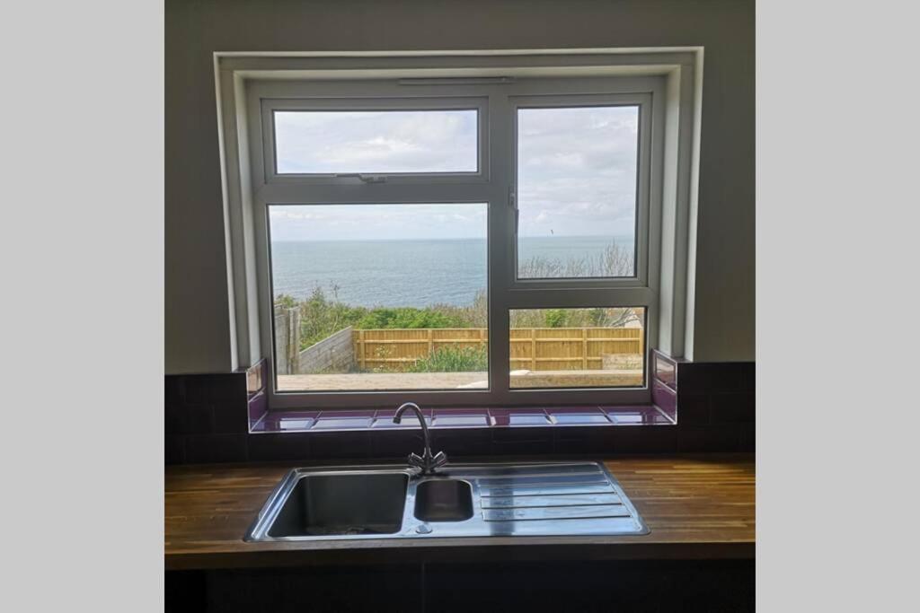 Jurassic View 3 Bed House With Hot Tub Villa Castletown  Exterior foto