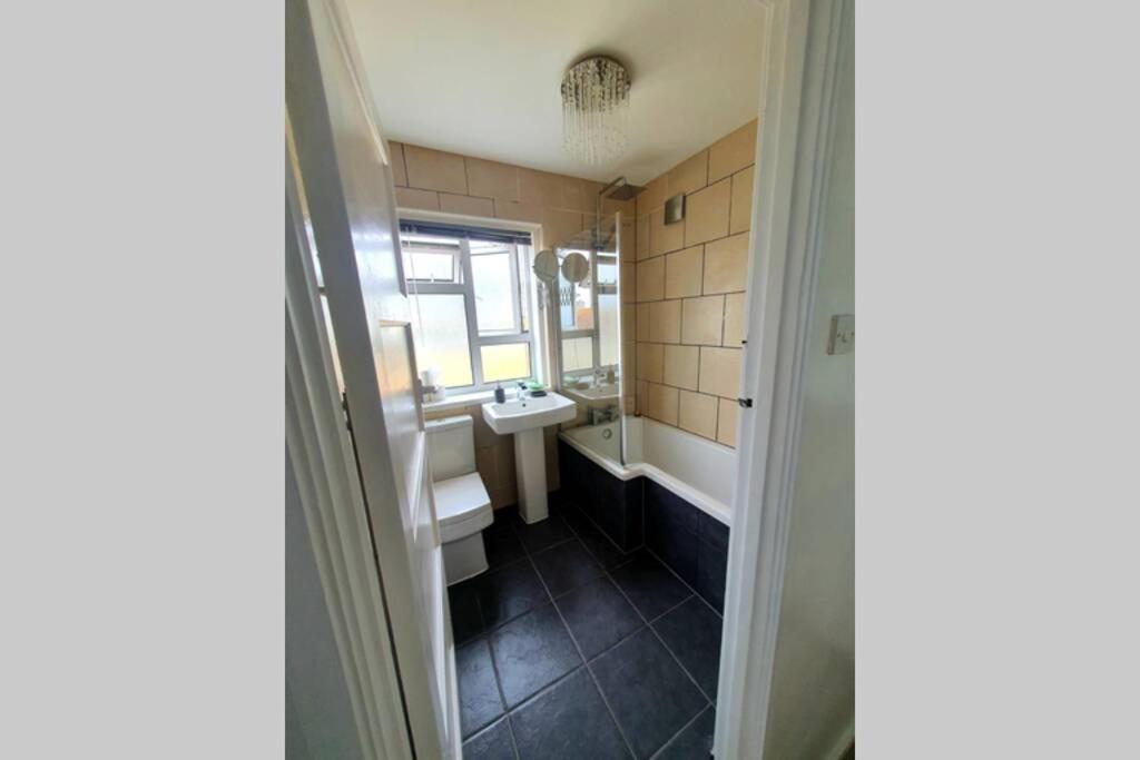 Jurassic View 3 Bed House With Hot Tub Villa Castletown  Exterior foto